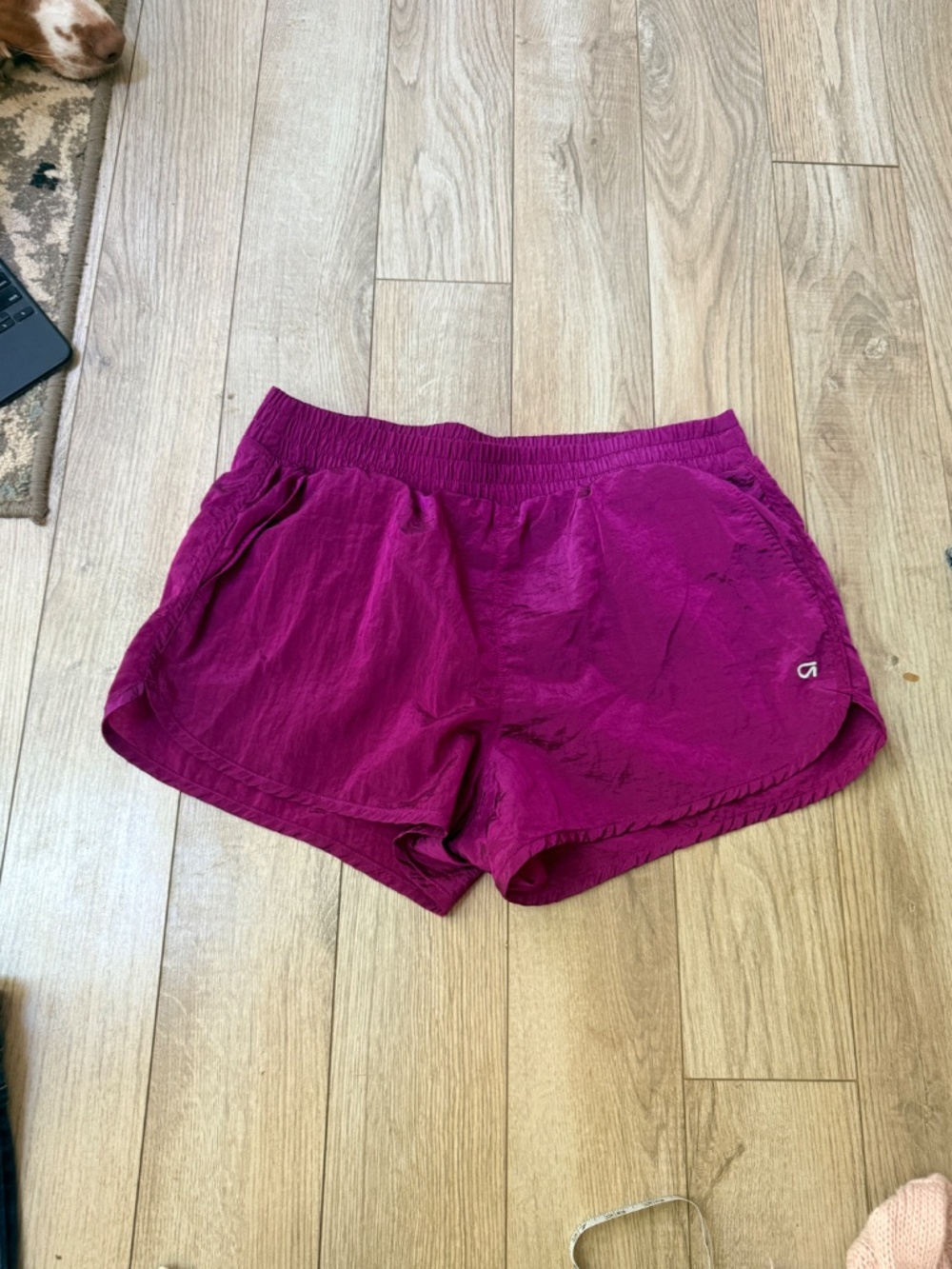 Gap Fit Size M Shorts in Rose Verbena - Picture 6 of 6